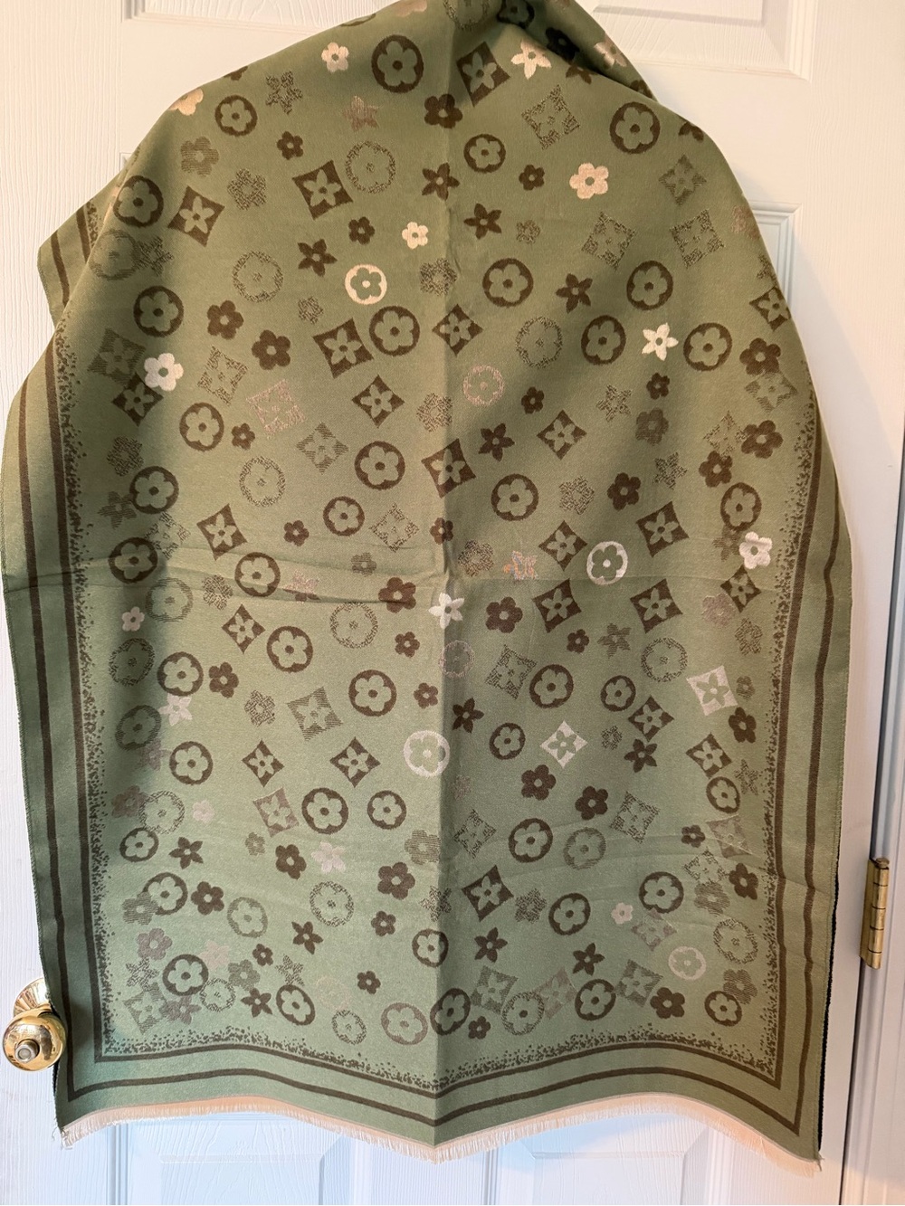 Luxury Clover Style Olive Green Patterned Women’s Scarf Wrap NEW